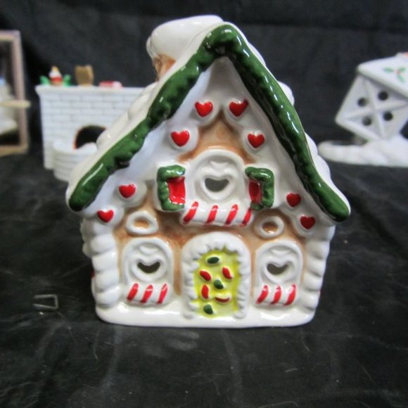 VINTAGE 90'S CERAMIC SANTA MOTIF TEALIGHT HOLDERS, BATTERY LIGHTED, SET OF 5 - Picture 4 of 8